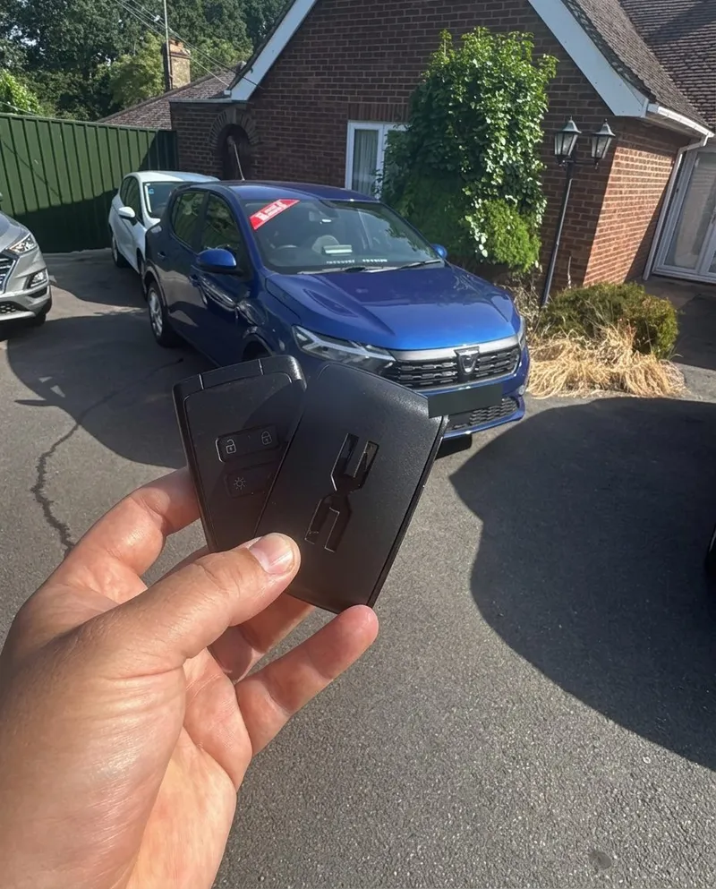 Two new smart keys supplied for a Dacia Sandero