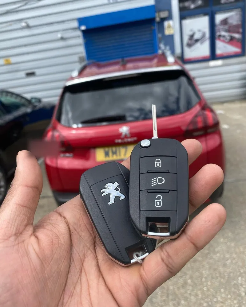Replacement flip key supplied for a Peugeot 2008