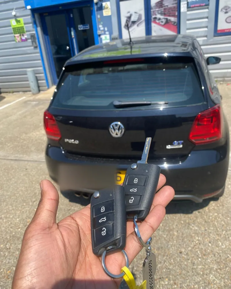 Replacement flip key cut and coded for a VW Polo GT